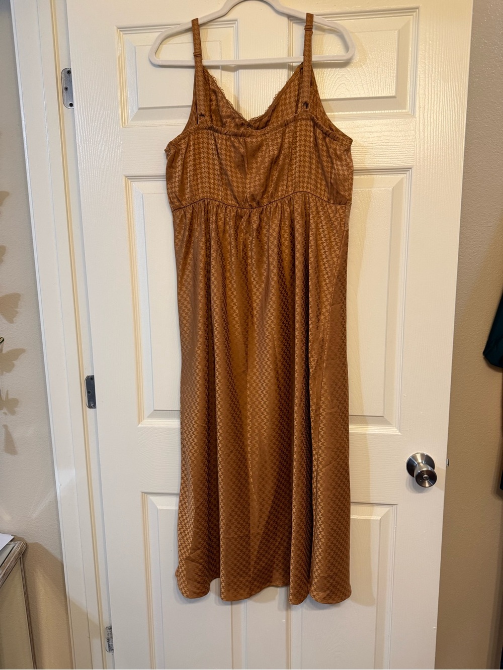 torrid Caramel Lace-Trim Houndstooth Slip Dress - Picture 5 of 6